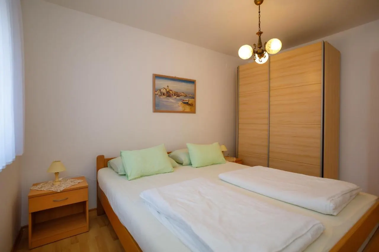 Apartmani Bakran Krk Town Croatia